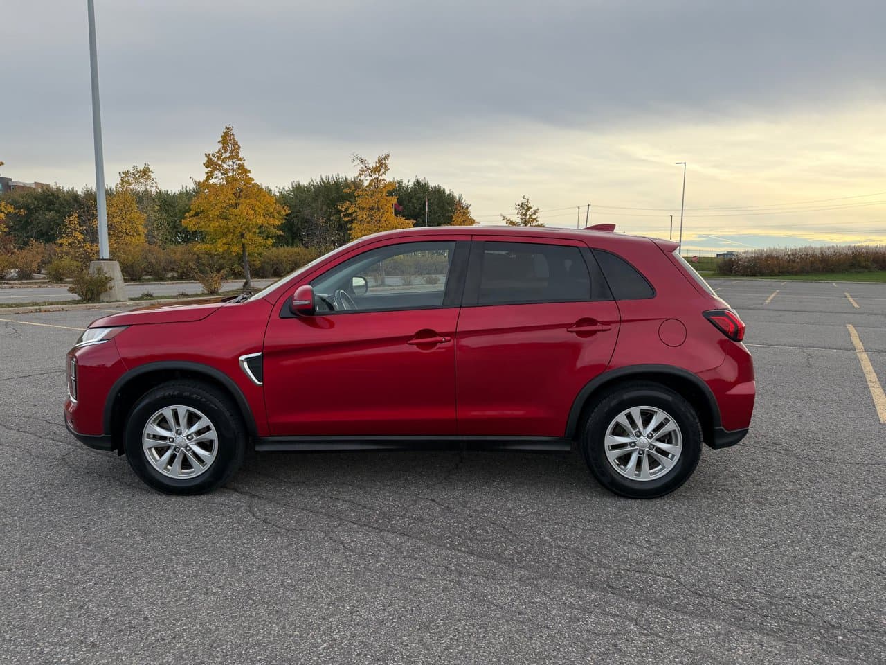 2022 Mitsubishi RVR SE AWD SE — photo 1