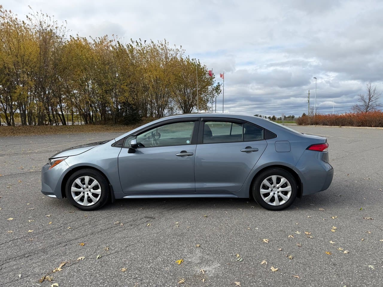 2022 Toyota Corolla LE LE — photo 1
