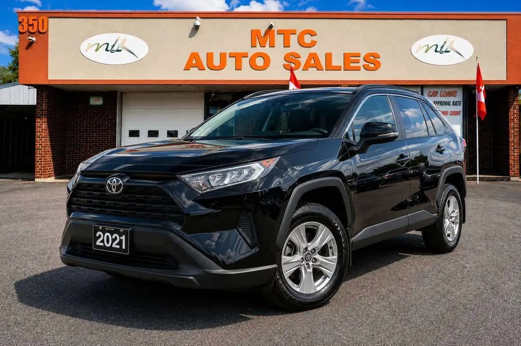 2021 Toyota RAV4 LE AWD โ photo 1