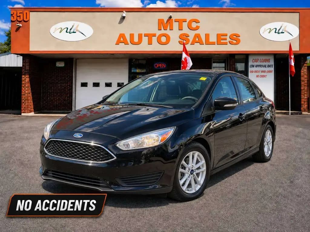 2017 Ford Focus Hatchback SE โ photo 1