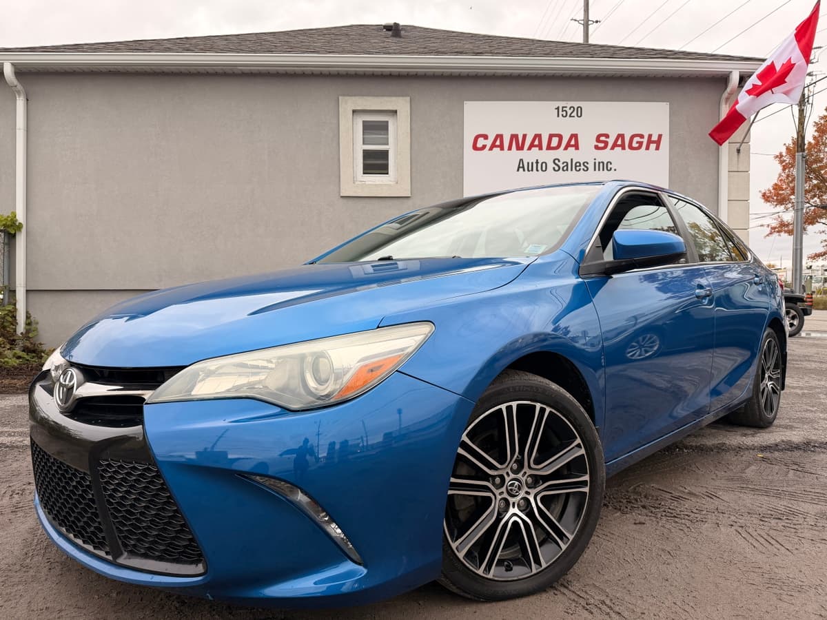2016 Toyota Camry SE — photo 1