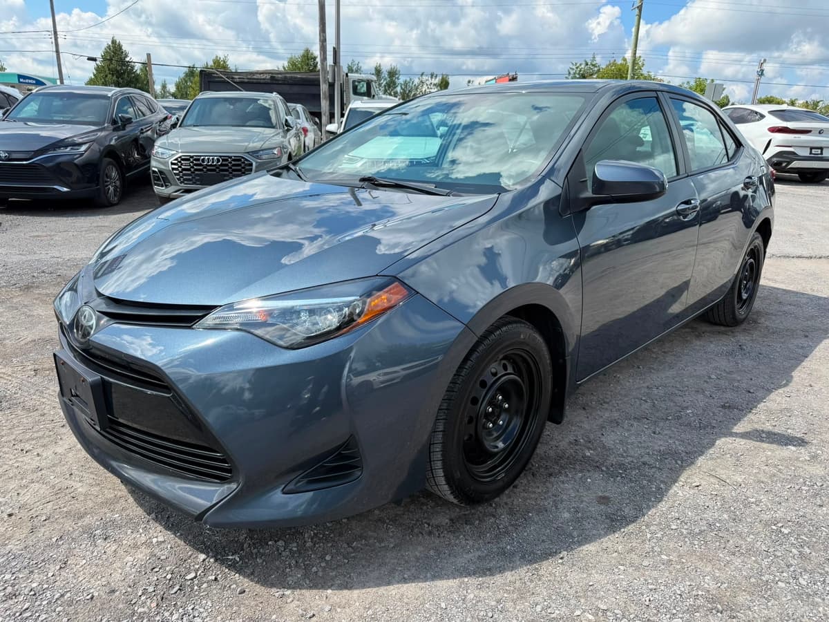 2019 Toyota Corolla LE — photo 1