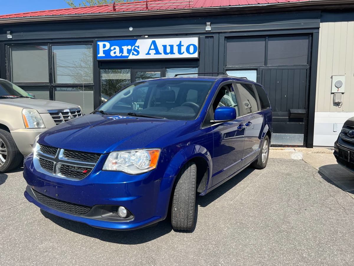 2018 Dodge Grand Caravan Crew — photo 1