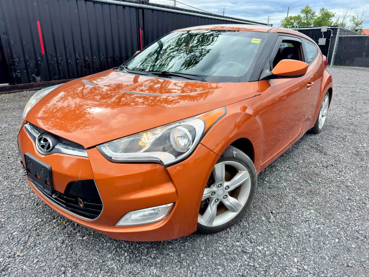 2014 Hyundai Veloster Base — photo 1