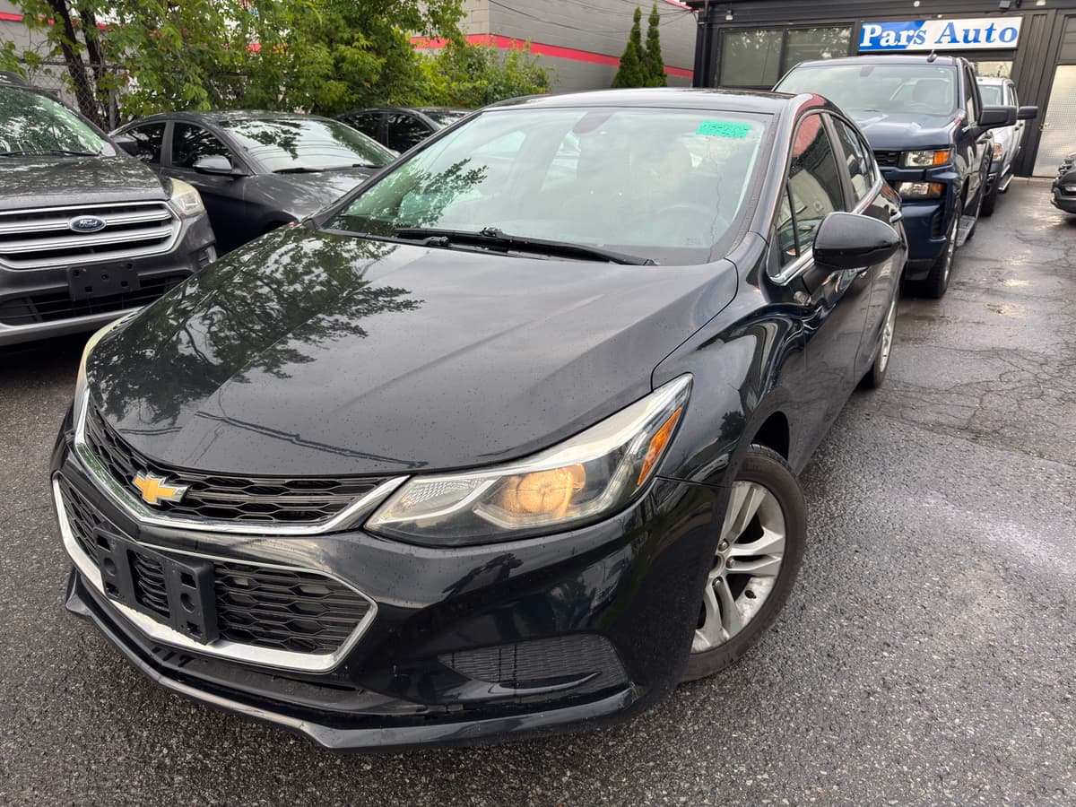 2018 Chevrolet Cruze LT — photo 1