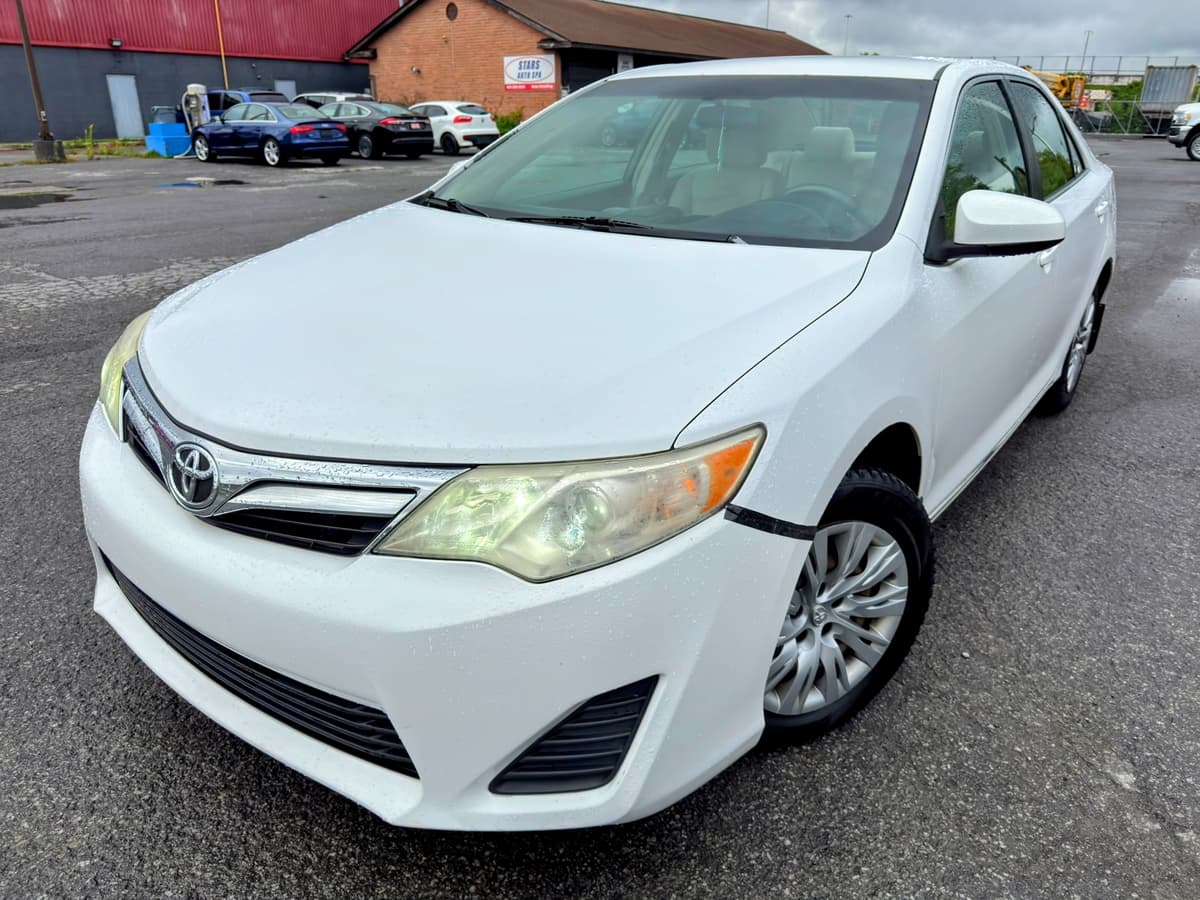 2012 Toyota Camry LE — photo 1