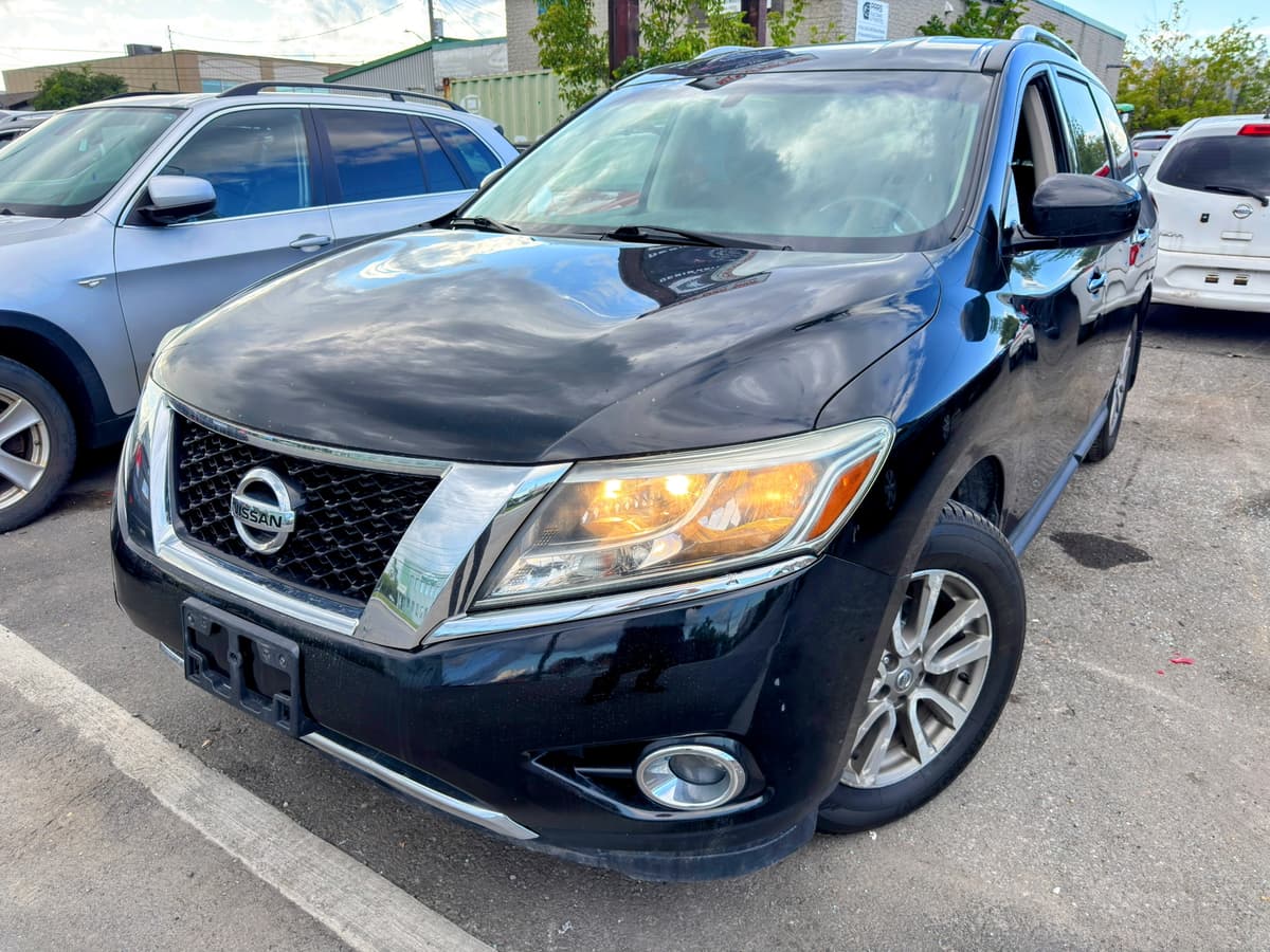2016 Nissan Pathfinder SV — photo 1