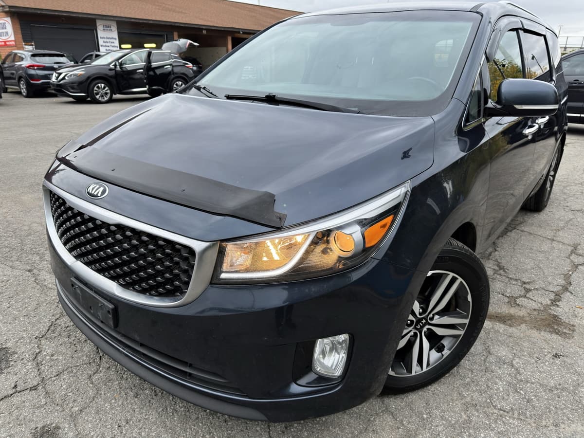 2017 Kia Sedona SX+ — photo 1