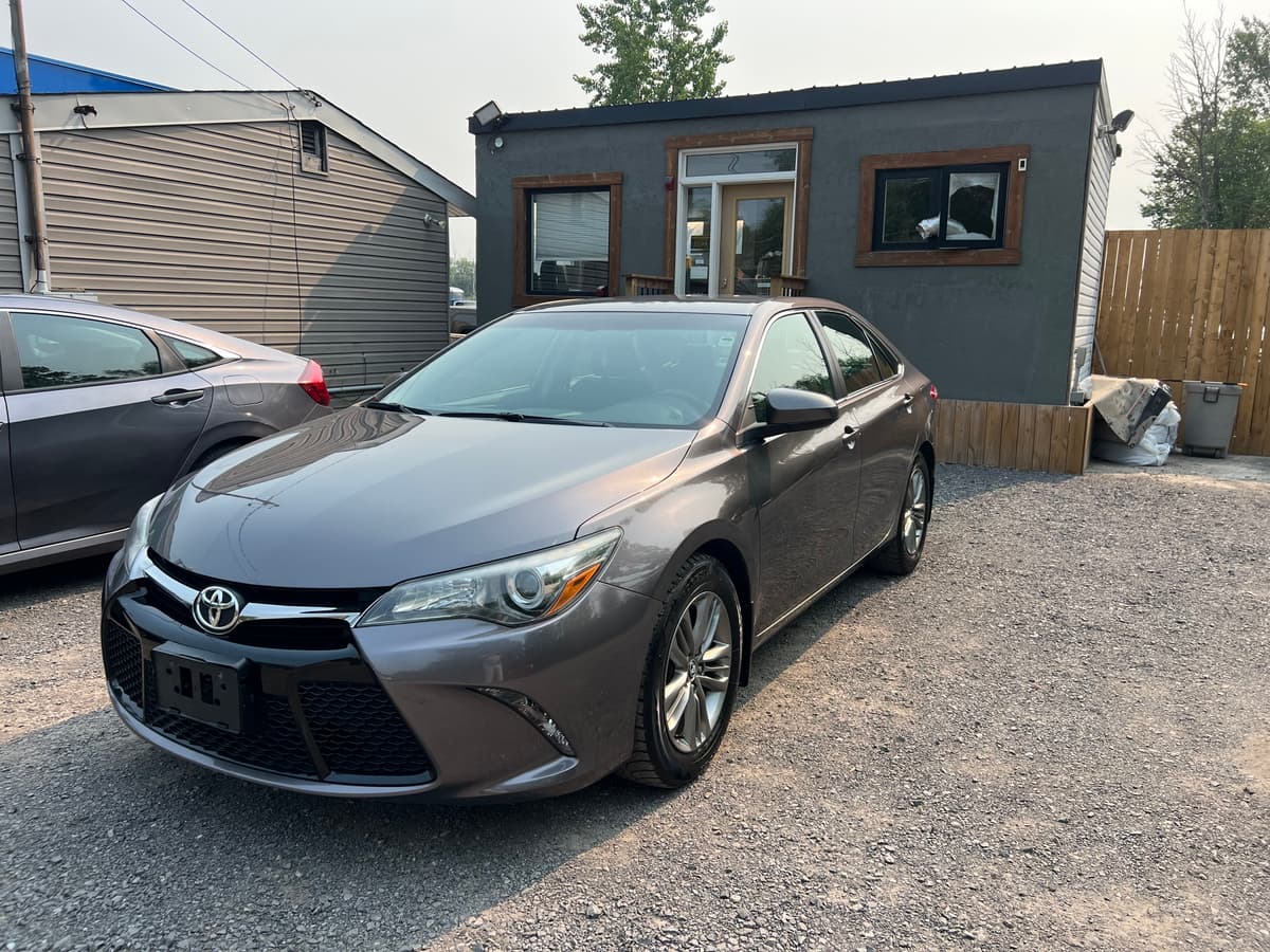 2016 2016 Toyota Camry SE — photo 1