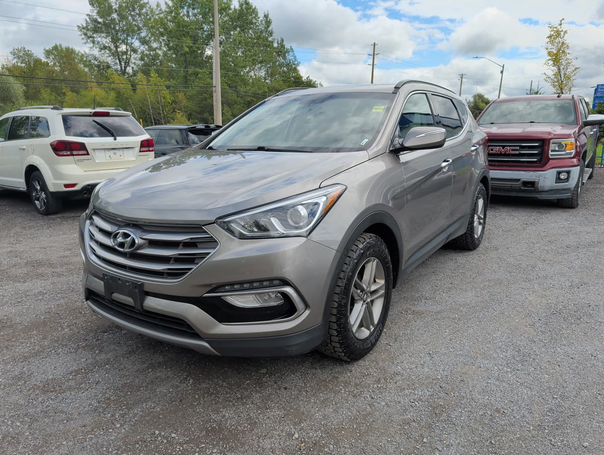 2017 2017 Hyundai Santa Fe Luxury — photo 1