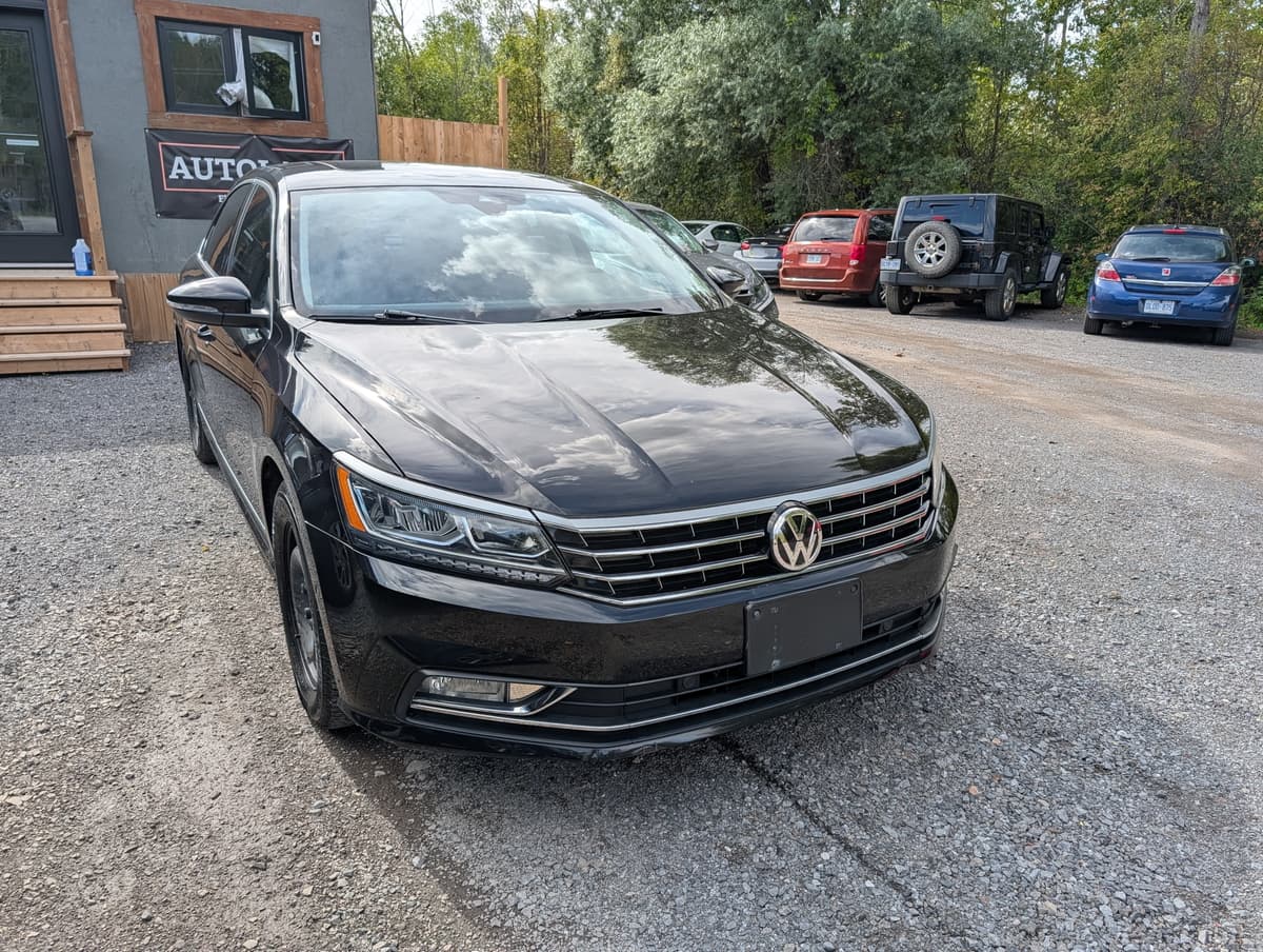 2018 2018 Volkswagen Passat SE — photo 1