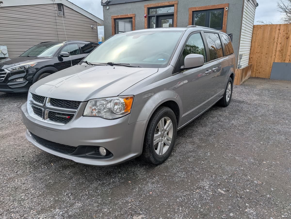 2019 2019 Dodge Grand Caravan SXT — photo 1