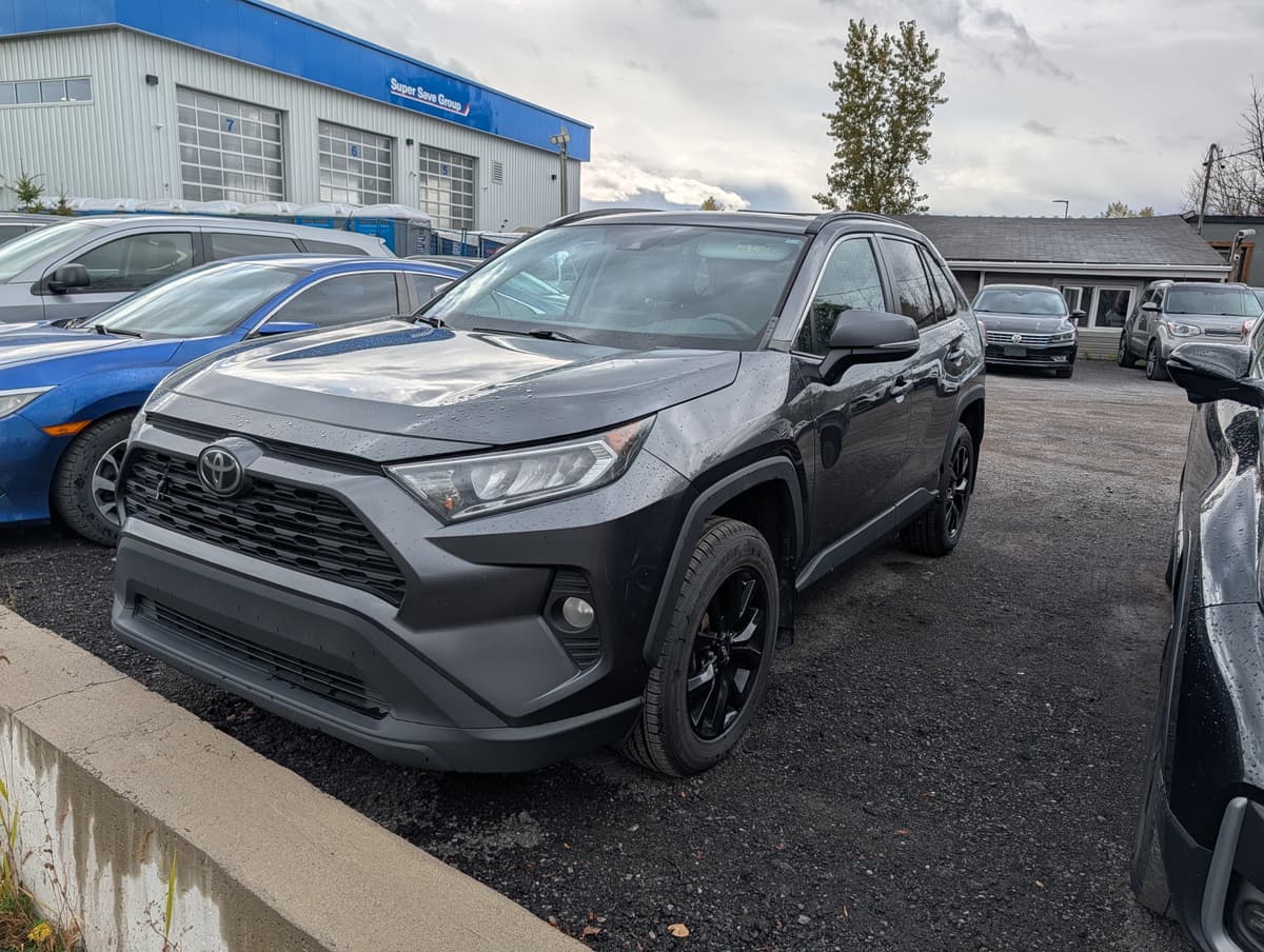 2019 2019 Toyota RAV4 XLE — photo 1